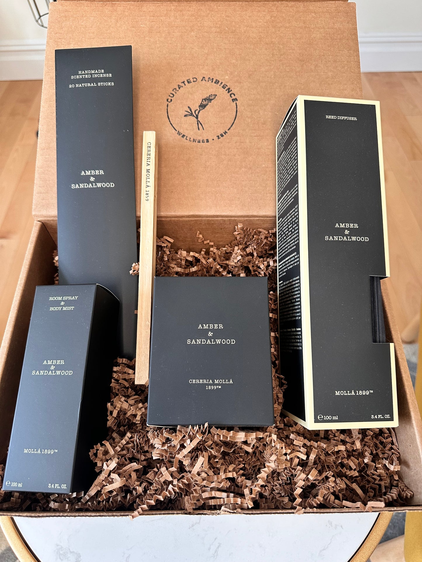 Cereira Molla Amber & Sandalwood Home Scents Box | Curated Ambience